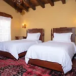 Vila Ebel Hotel Pool & Spa