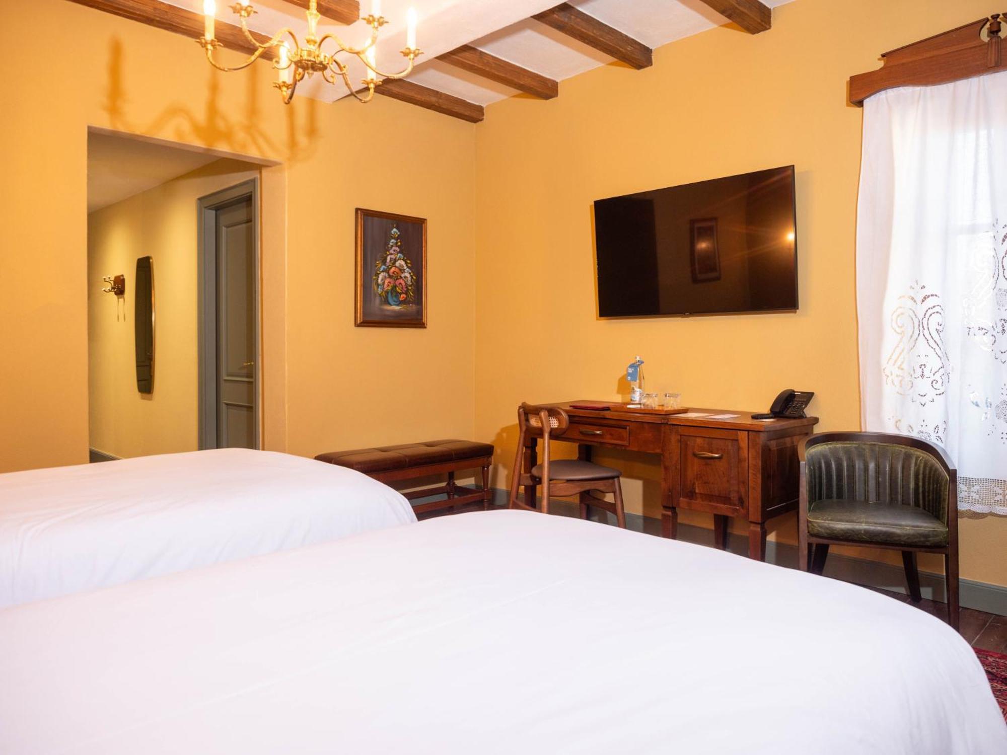 Hotell Ebel Pool & 5*